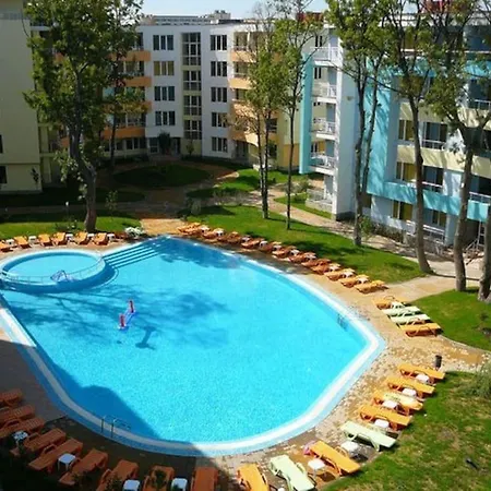 Amazing 2 Bedroom Next To The Apartment *