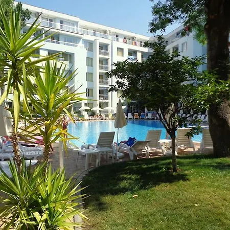 Amazing 2 Bedroom Next To The Apartment