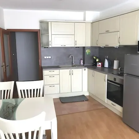 Amazing 2 Bedroom Next To The Sunny Beach