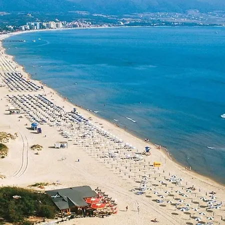 Amazing 2 Bedroom Next To The Sunny Beach